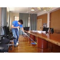 corporate office cleaning services image 1